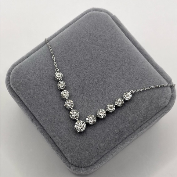 0.50 CT Natural Diamond Chevron Silver Necklace - Picture 2 of 5